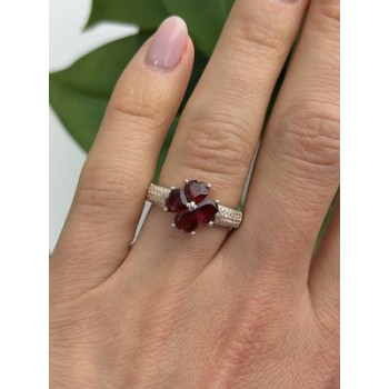925 Sterling Silver Garnet Heart Flower Ring Size 7.5