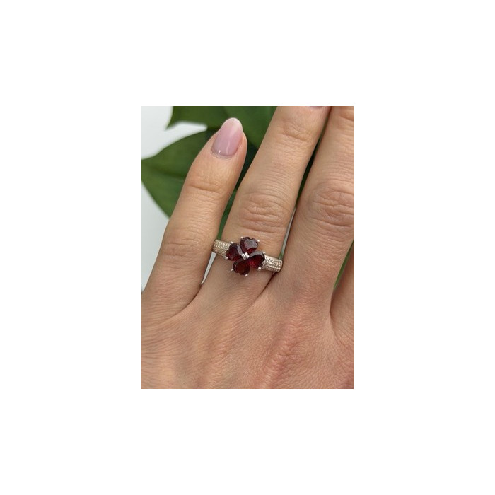 925 Sterling Silver Garnet Heart Flower Ring Size 7.5
