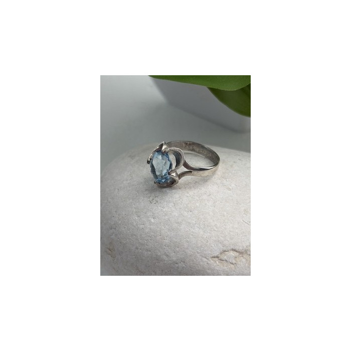 925 Sterling Silver Blue Topaz Ring Size 7.5