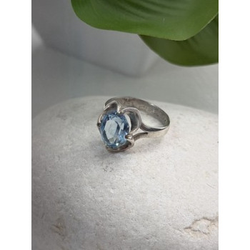 925 Sterling Silver Blue Topaz Ring Size 7.5