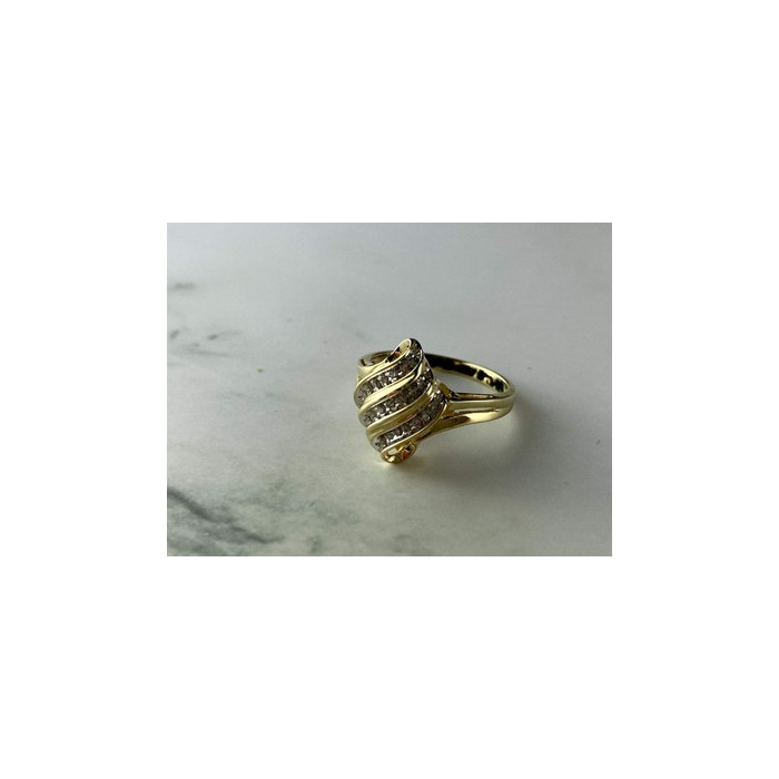 10K YELLOW GOLD DIAMONDS RING SIZE 11.125