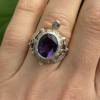 925 Sterling Silver Turtle Amethyst & Marcasite Ring Size 6