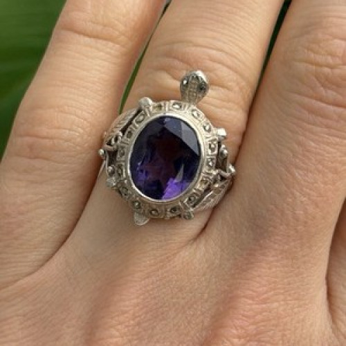 925 Sterling Silver Turtle Amethyst & Marcasite Ring Size 6