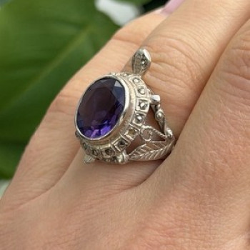 925 Sterling Silver Turtle Amethyst & Marcasite Ring Size 6