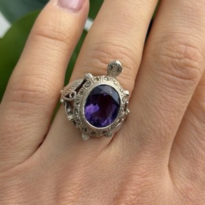 925 Sterling Silver Turtle Amethyst & Marcasite Ring Size 6