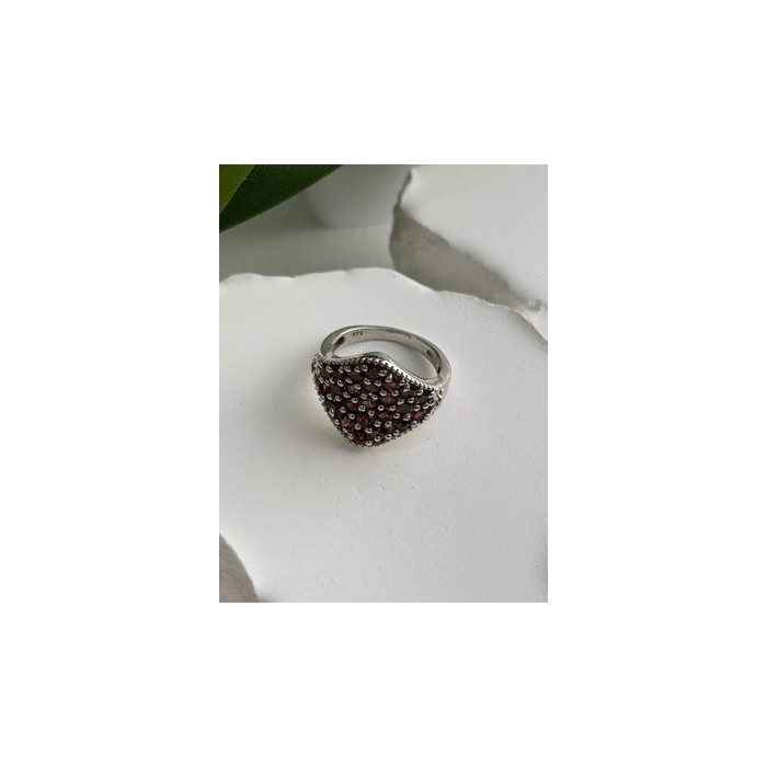 Beautiful 925 Sterling Silver Garnet Ring Size 7