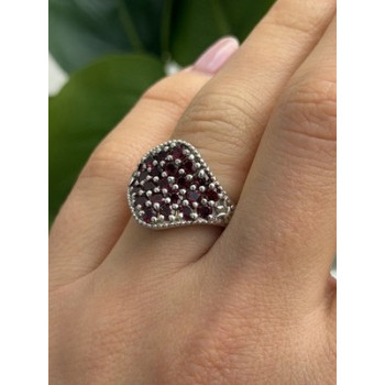Beautiful 925 Sterling Silver Garnet Ring Size 7