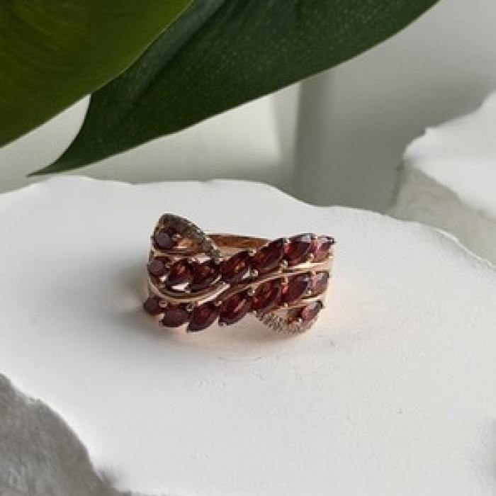 925 Sterling Silver Rose Gold Plated Garnet & Beryl Ring Size 7