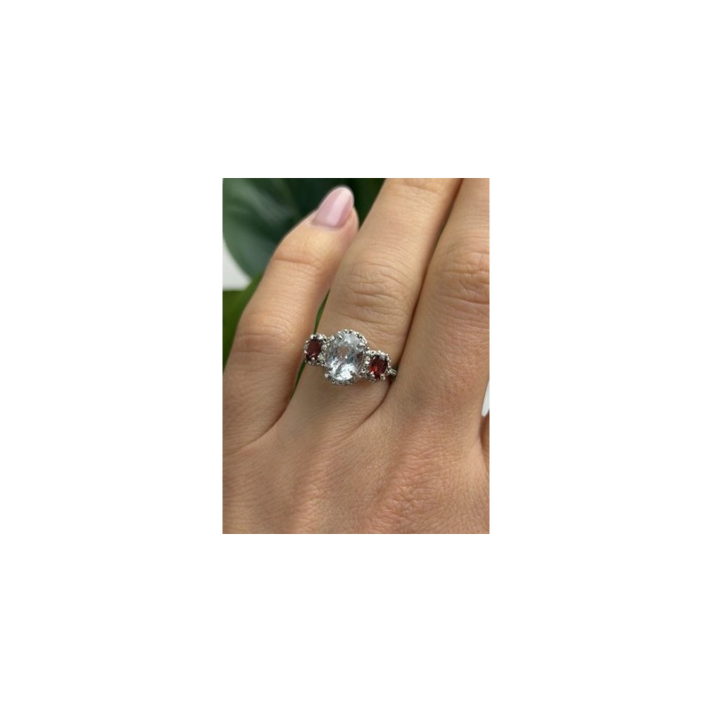 925 Sterling Silver Beryl & Garnet Ring Size 6.5