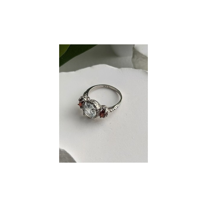 925 Sterling Silver Beryl & Garnet Ring Size 6.5