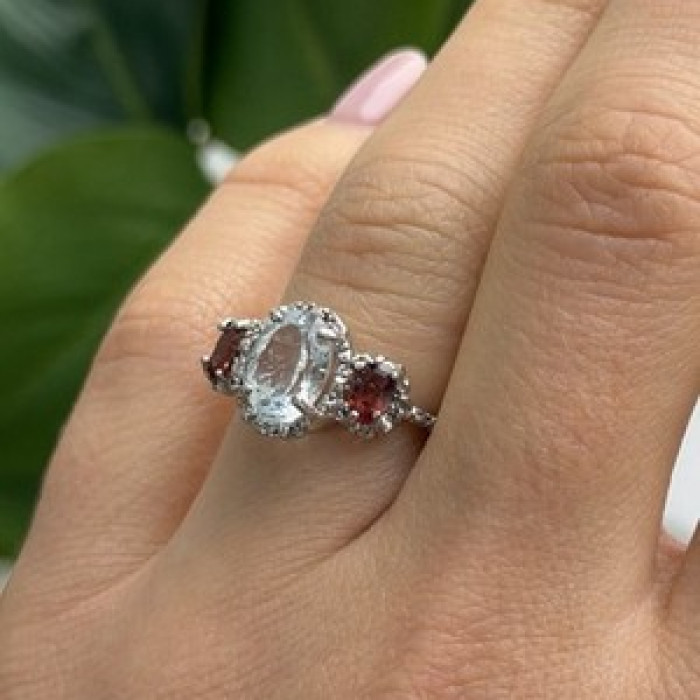 925 Sterling Silver Beryl & Garnet Ring Size 6.5