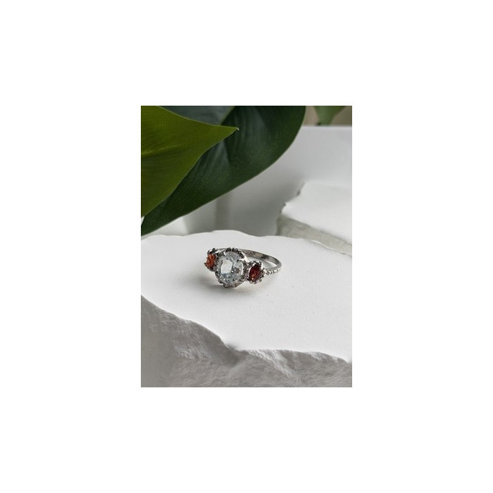 925 Sterling Silver Beryl & Garnet Ring Size 6.5
