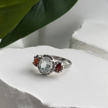 925 Sterling Silver Beryl & Garnet Ring Size 6.5