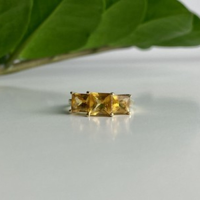10K Yellow Gold Heliodor Ring Size 7.25