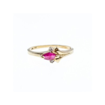 10K YELLOW GOLD RUBY & DIAMONDS RING SIZE 6.75