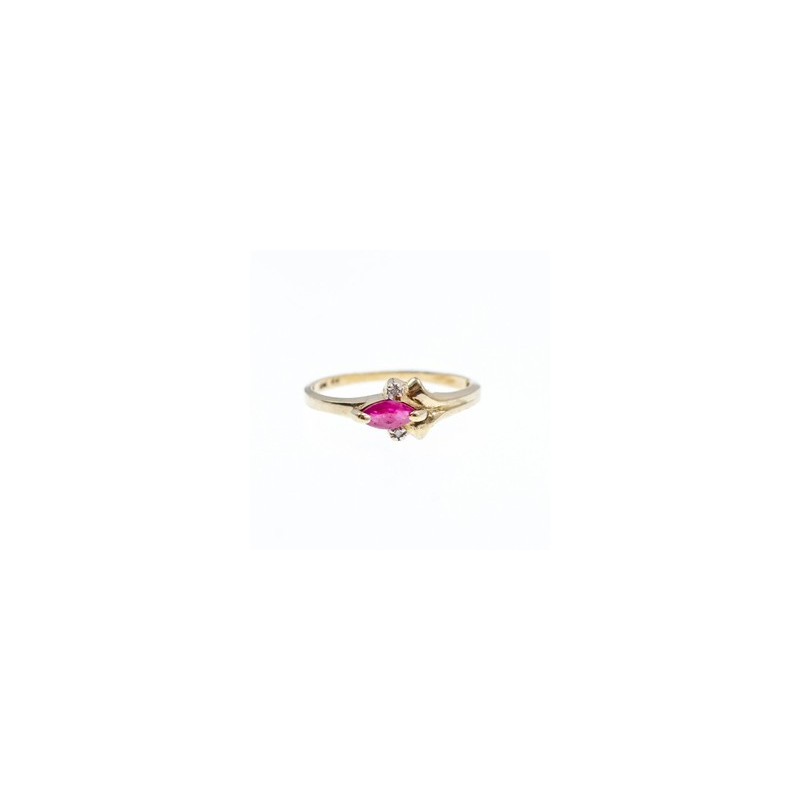 10K YELLOW GOLD RUBY & DIAMONDS RING SIZE 6.75