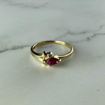 10K Yellow Gold Ruby & Diamonds Ring Size 6.75