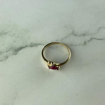 10K Yellow Gold Ruby & Diamonds Ring Size 6.75