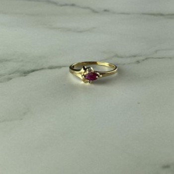 10K Yellow Gold Ruby & Diamonds Ring Size 6.75