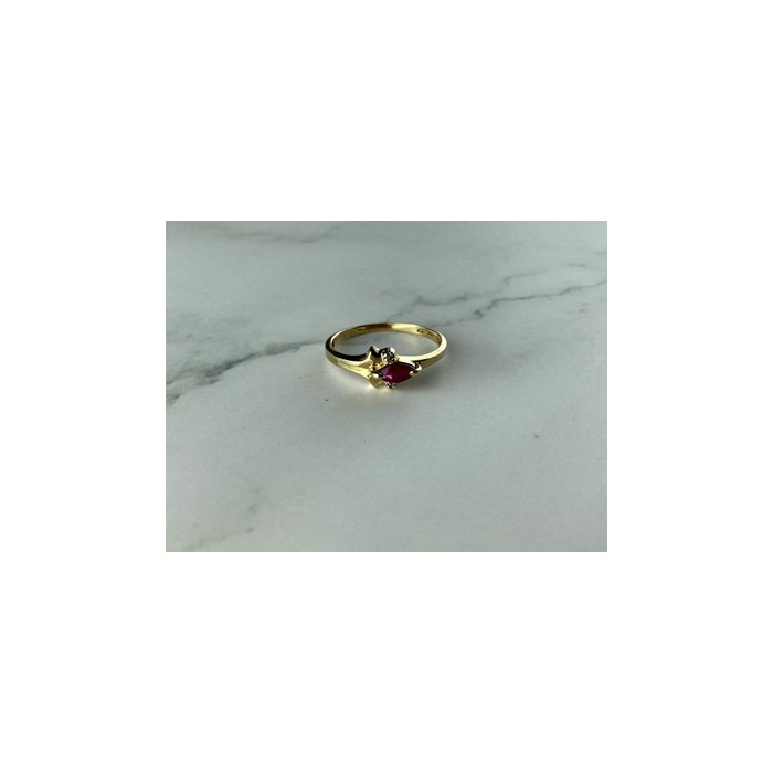 10K YELLOW GOLD RUBY & DIAMONDS RING SIZE 6.75