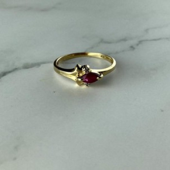 10K Yellow Gold Ruby & Diamonds Ring Size 6.75