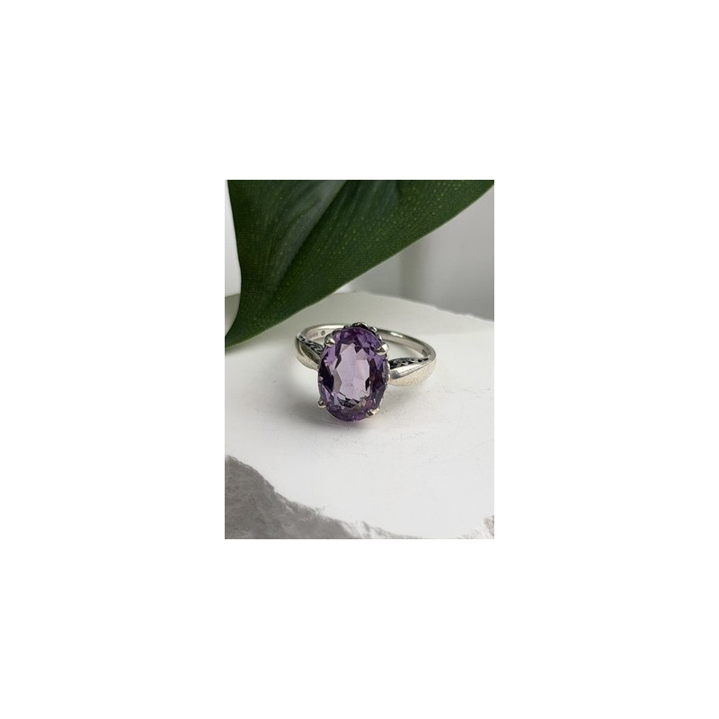 Beautiful Vintage 925 Sterling Silver Amethyst Ring Size 9