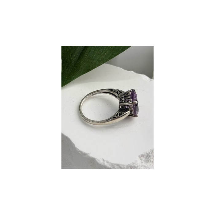 Beautiful Vintage 925 Sterling Silver Amethyst Ring Size 9