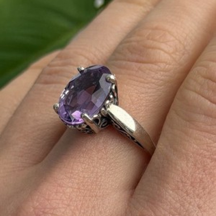 Beautiful Vintage 925 Sterling Silver Amethyst Ring Size 9
