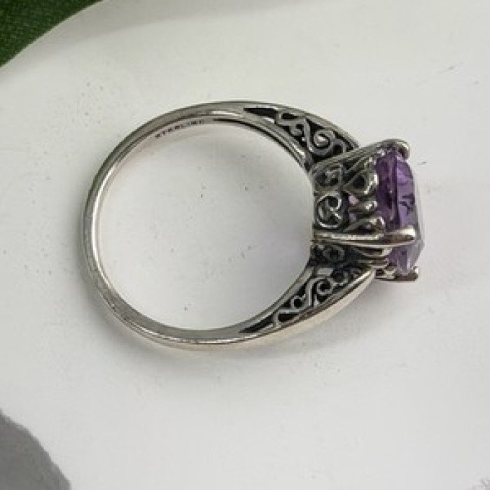 Beautiful Vintage 925 Sterling Silver Amethyst Ring Size 9
