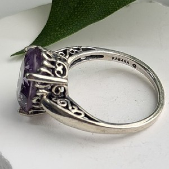 Beautiful Vintage 925 Sterling Silver Amethyst Ring Size 9