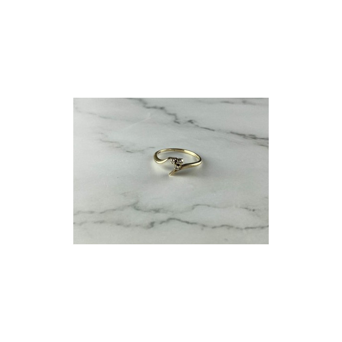 14K YELLOW GOLD DIAMONDS RING SIZE 6.75