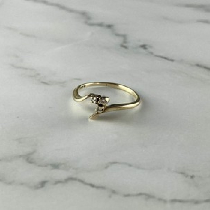 14K Yellow Gold Diamonds Ring Size 6.75