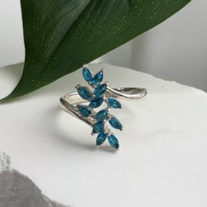 925 Sterling Silver Blue Topaz Ring Size 8