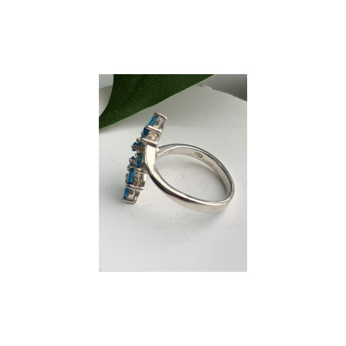 925 Sterling Silver Blue Topaz Ring Size 8