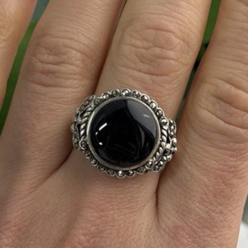 Vintage 925 Sterling Silver Black Onyx & Marcasite Ring Size 9