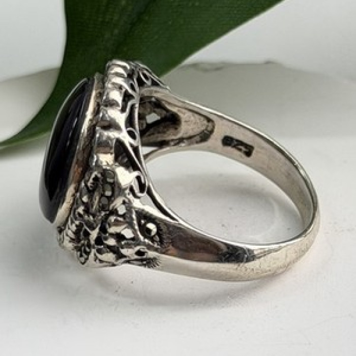 Vintage 925 Sterling Silver Black Onyx & Marcasite Ring Size 9