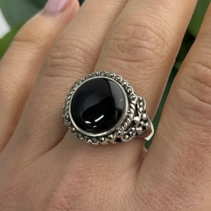 Vintage 925 Sterling Silver Black Onyx & Marcasite Ring Size 9