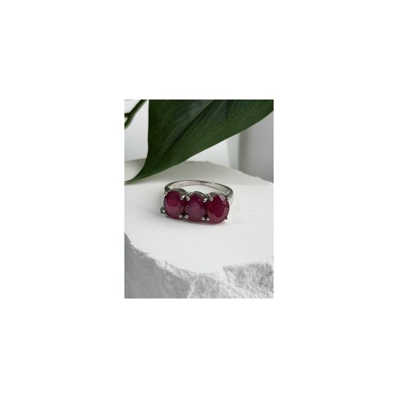 TGGC 925 Sterling Silver Ruby Ring Size 9