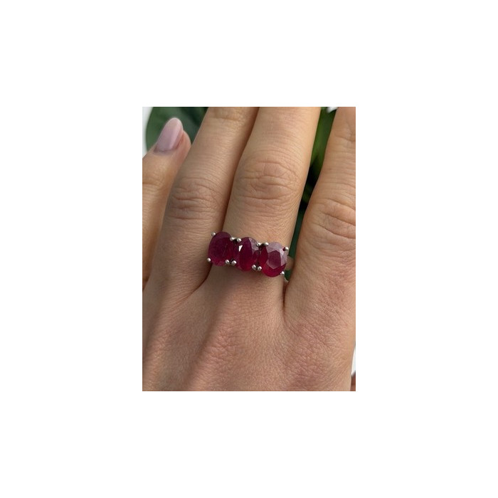 TGGC 925 Sterling Silver Ruby Ring Size 9