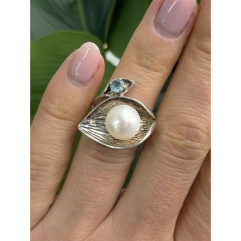 Beautiful Design 925 Sterling Silver Pearl & Topaz Ring Size 5