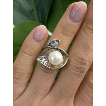 Beautiful Design 925 Sterling Silver Pearl & Topaz Ring Size 5
