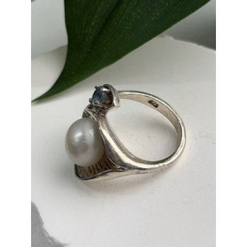 Beautiful Design 925 Sterling Silver Pearl & Topaz Ring Size 5