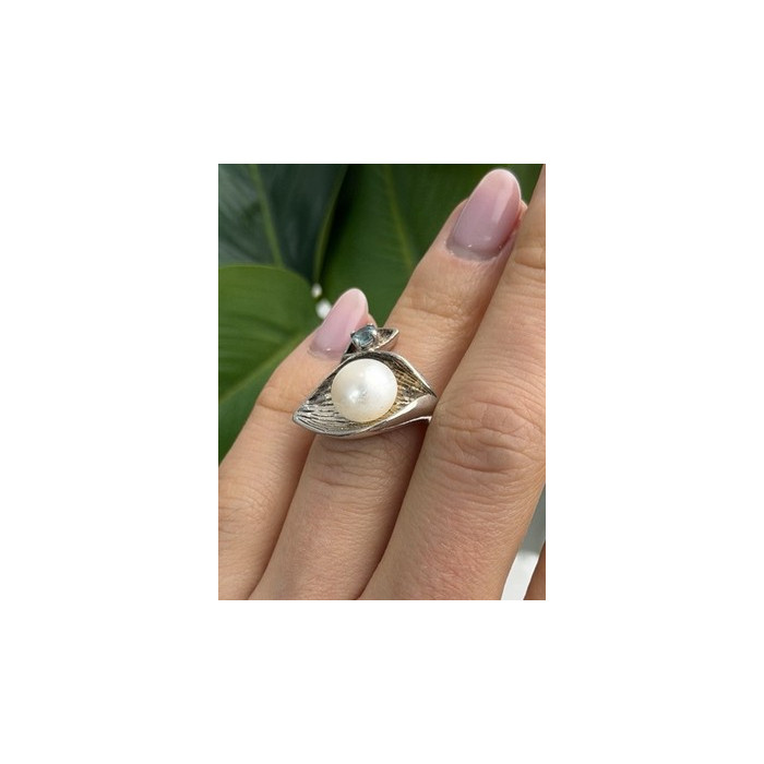 Beautiful Design 925 Sterling Silver Pearl & Topaz Ring Size 5