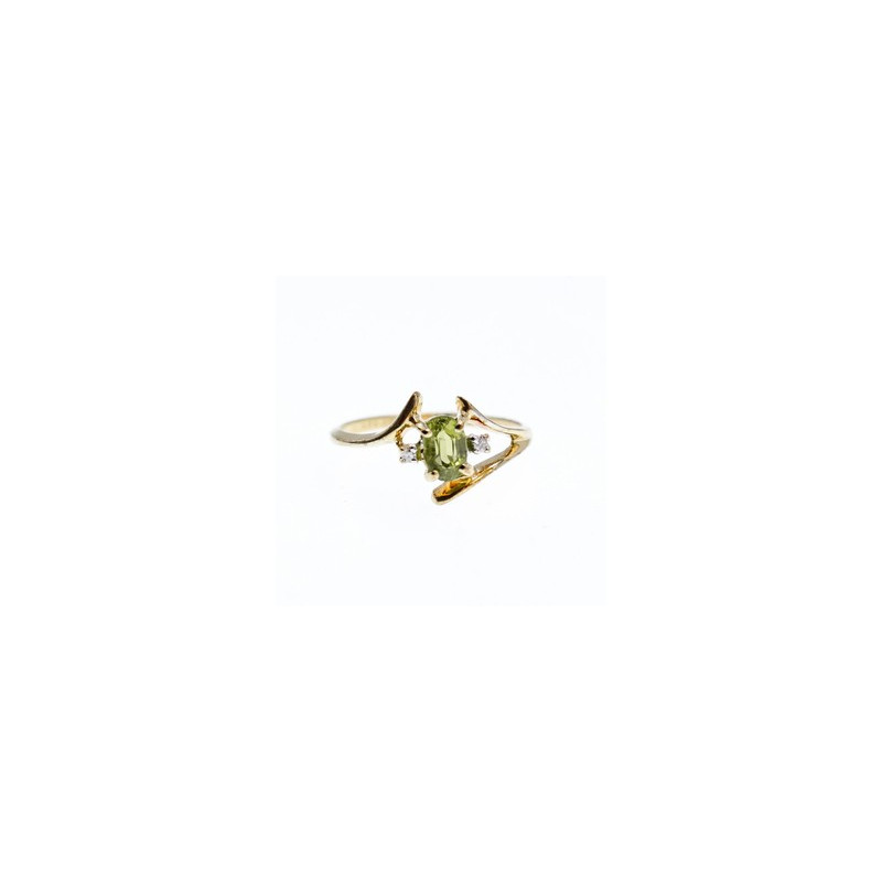 10K YELLOW GOLD PERIDOT & DIAMONDS RING SIZE 7