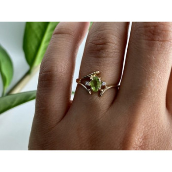 10K YELLOW GOLD PERIDOT & DIAMONDS RING SIZE 7