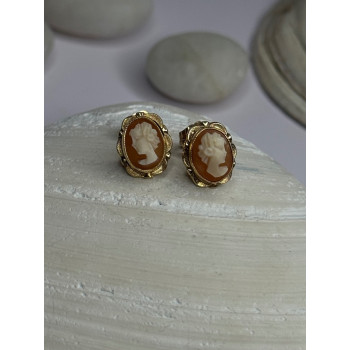 10K Yellow Gold Vintage Oval Cameo Stud Earrings Length 0.40 Inch