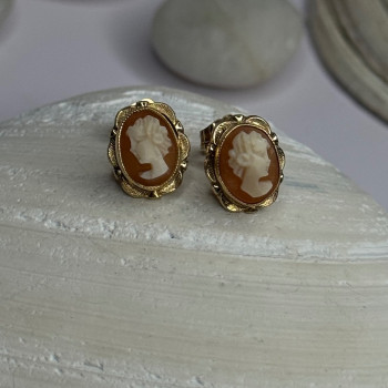 10K Yellow Gold Vintage Oval Cameo Stud Earrings Length 0.40 Inch