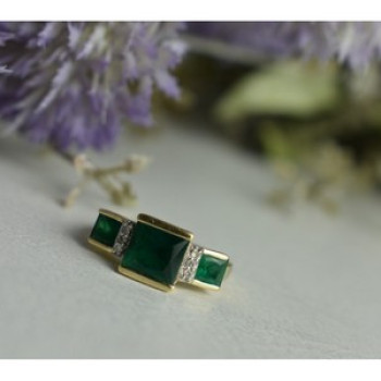 10K Yellow Gold Emerald & Diamonds Ring Size 5.5