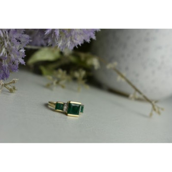 10K YELLOW GOLD EMERALD & DIAMONDS RING SIZE 5.5