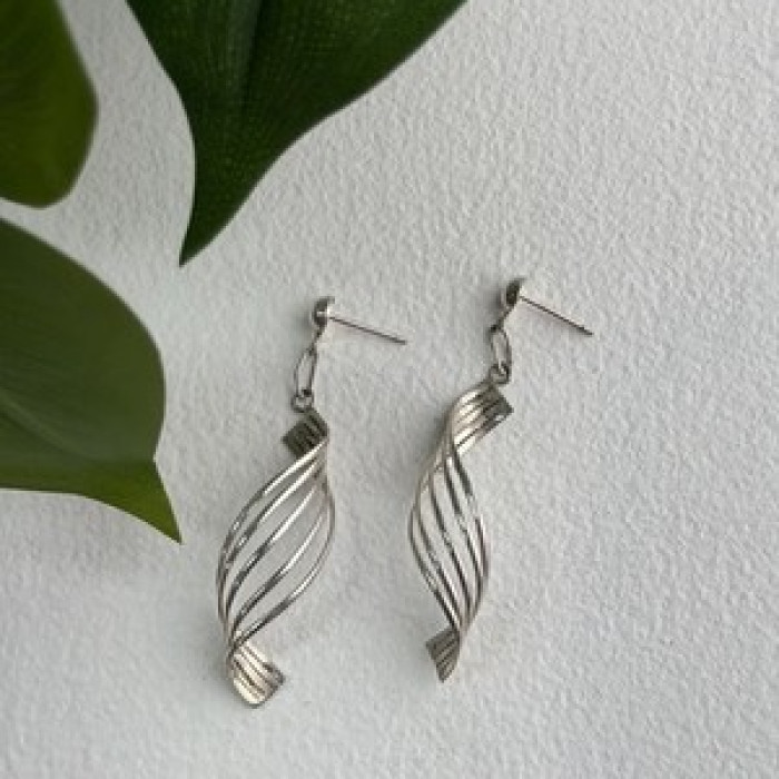 Elegant Vintage 925 Sterling Silver Earrings